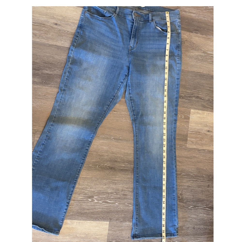 NWOT Levi's Classic Boot Cut Jeans Women's 14 Medium Wash Classic Stretch Denim - Picture 6 of 14